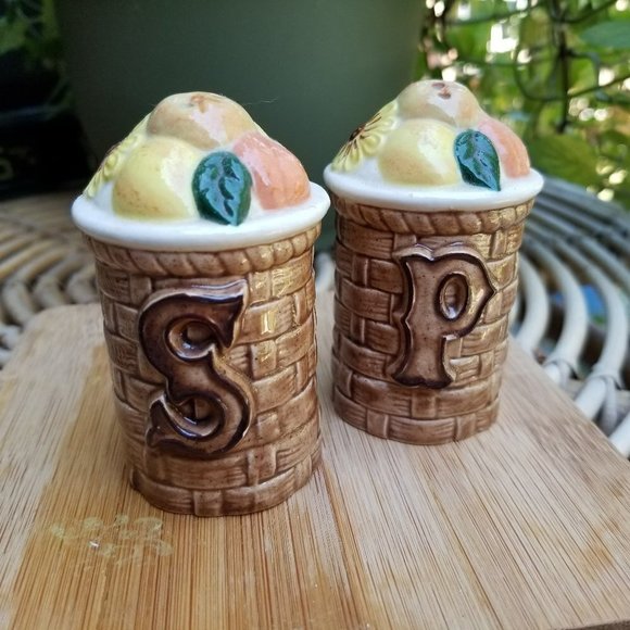 Salt And Pepper Set Basket Weave Look Vintage 70s Porcelain Ceramic - Picture 1 of 6